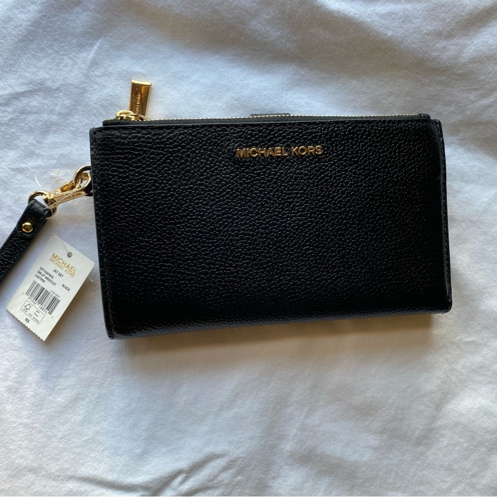 Michael Kors Double Zip Black Pebbled Leather Wristlet. NWT